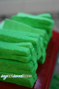 Look at the pile of Creeper bodies! That's what you get for blowing up my house!