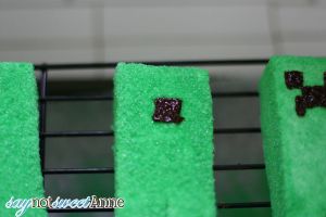 Creeper Face Marshmallows