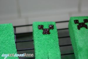 Creeper Face Marshmallows