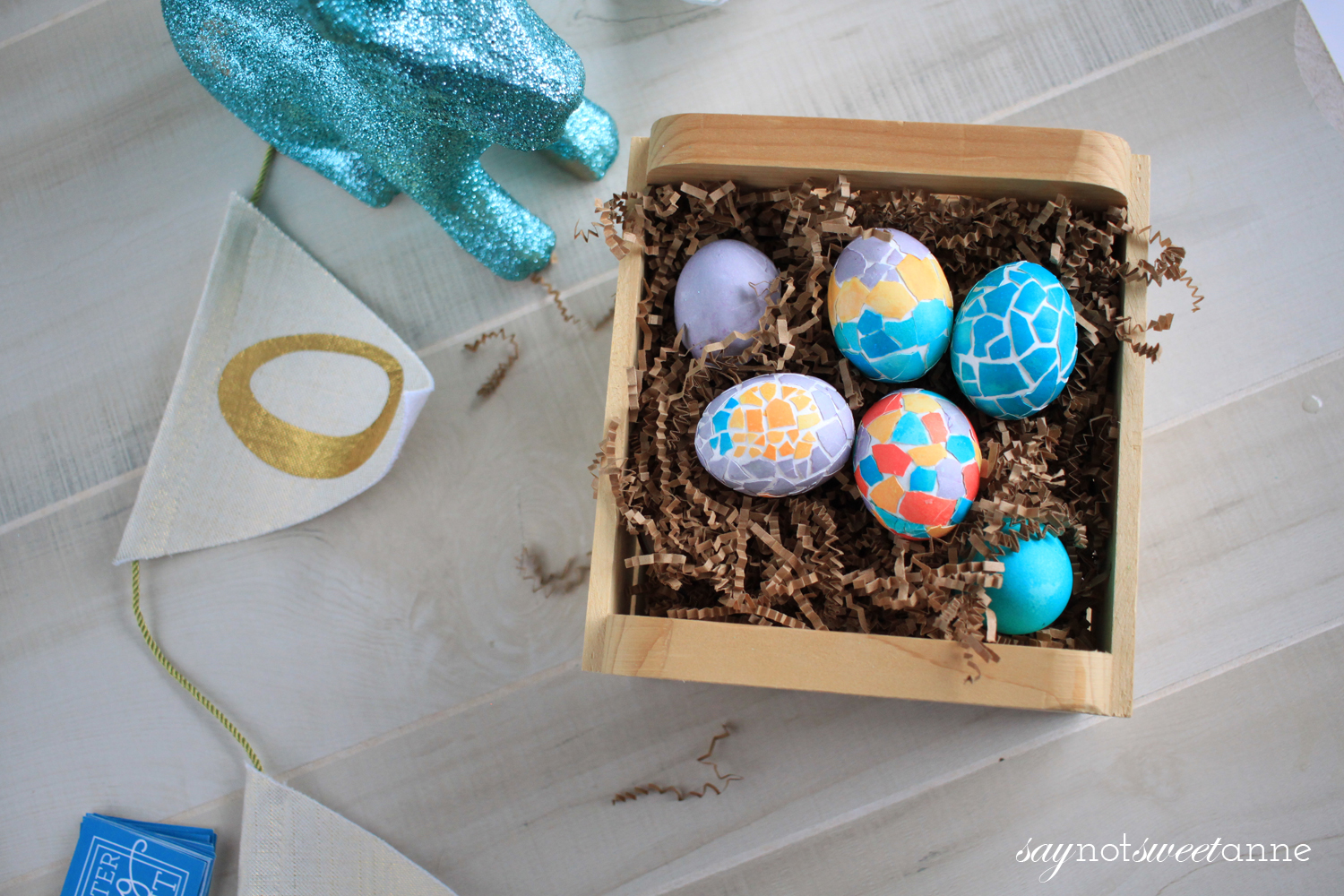 Mosaic Easter Egg Dye Ideas and Designs! This intricate looking effect is actually really easy! | saynotsweetanne.com