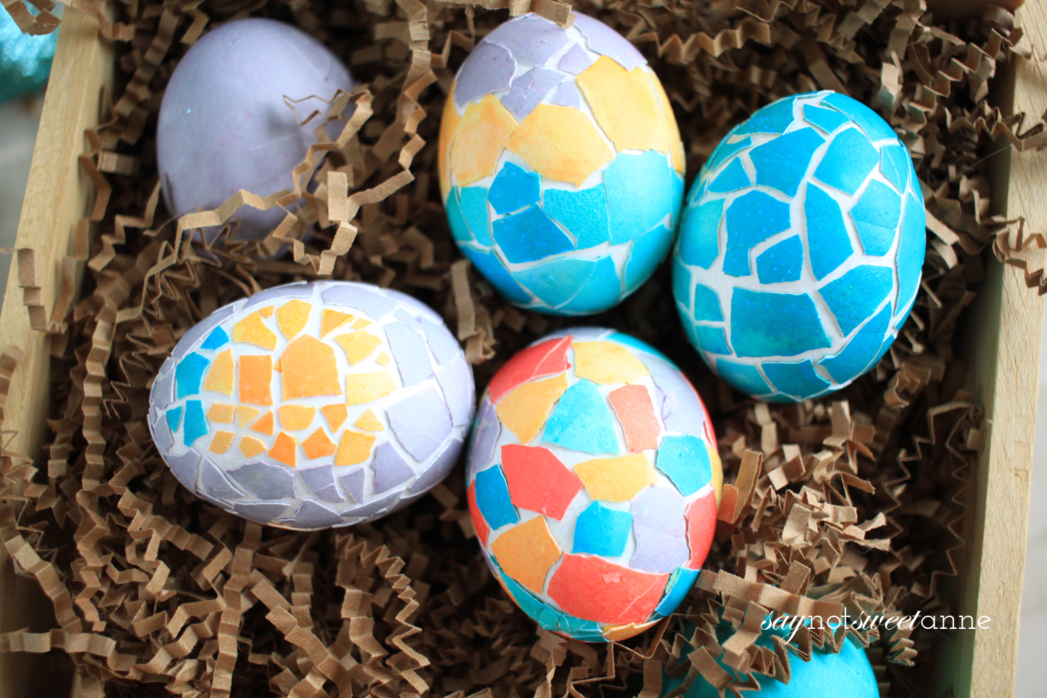 Mosaic Easter Egg Dye Ideas and Designs! This intricate looking effect is actually really easy! | saynotsweetanne.com