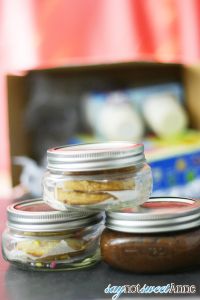 Canned Baked Goods - Vacuum sealed cookies, brownies and cakes in a jar, good for months! | saynotsweetanne.com | #diy #cookies #canning