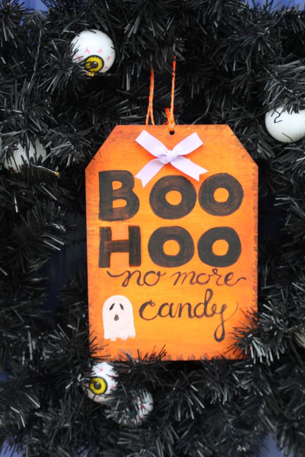 Cute DIY Halloween Door Sign Sweet Anne Designs