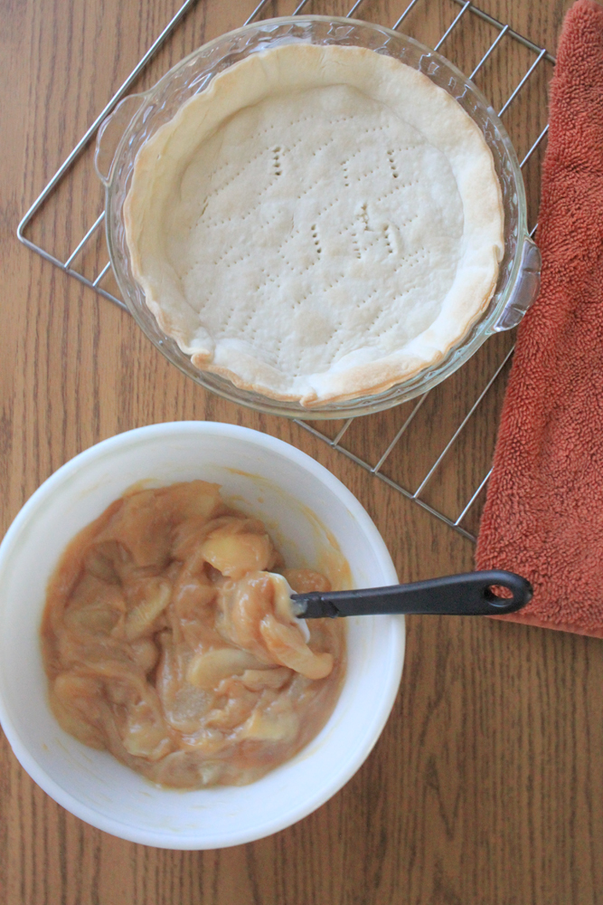 15 Minute Prep Cheater's Caramel Apple Pie - perfect for company, potlucks or just dessert! | saynotsweetanne.com